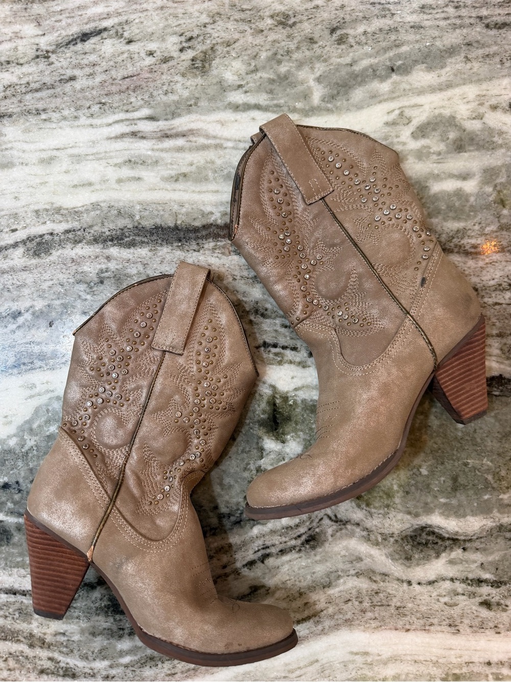 Very Volatile Taupe Studded Western Ankle Boots Size 8.5